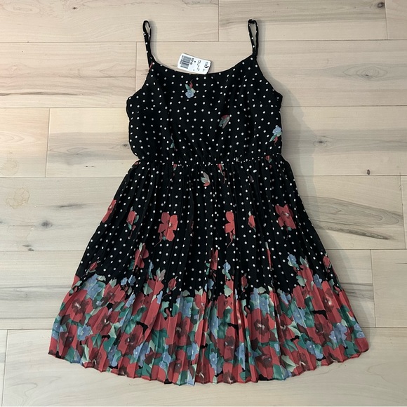 NWT Forever21 Polka Dot/Floral Dress Medium - Picture 10 of 11
